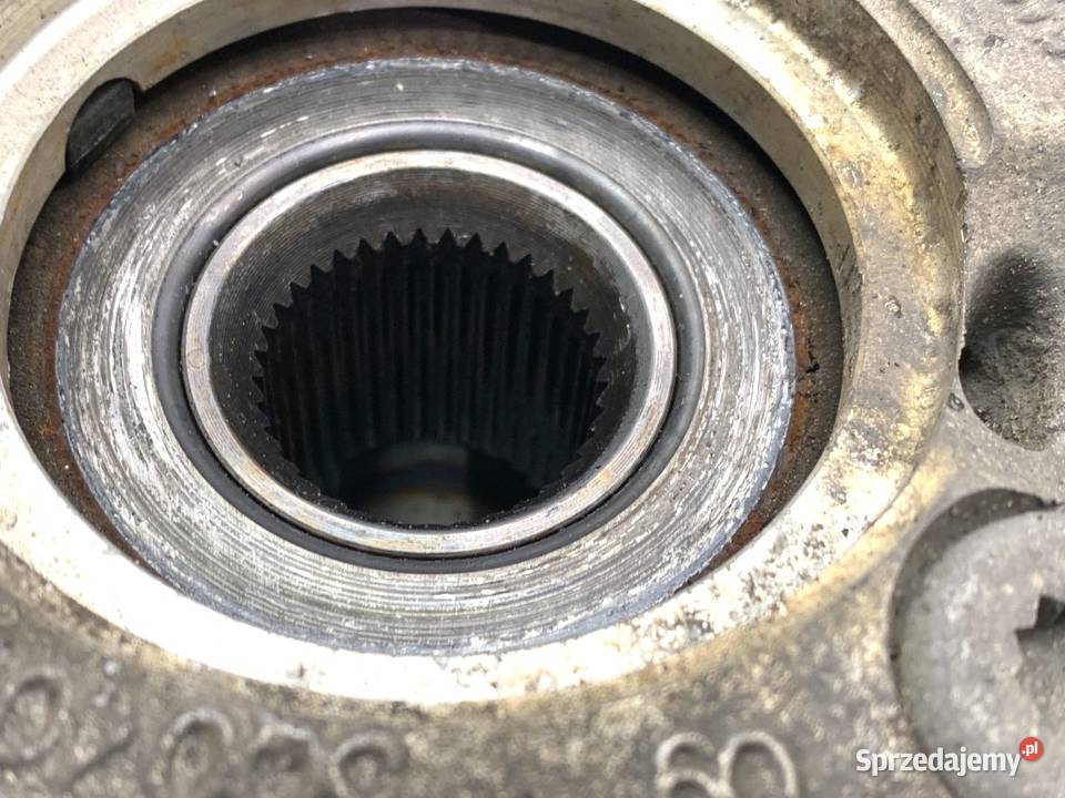 ZWROTNICA PRAWY PRZÓD SKODA SUPERB III 14 218 podkarpackie