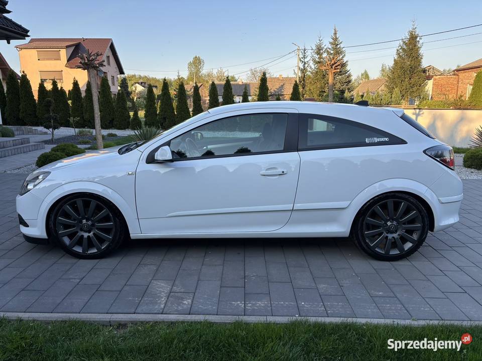 Opel Astra GTC 16 benzyna 2008r auto z GWARANCJĄ biały łódzkie Rzechta
