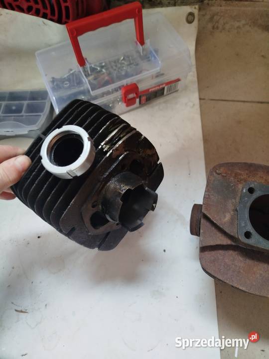 Cylinder żeliwny WSK z tłokiem Piotrków Trybunalski