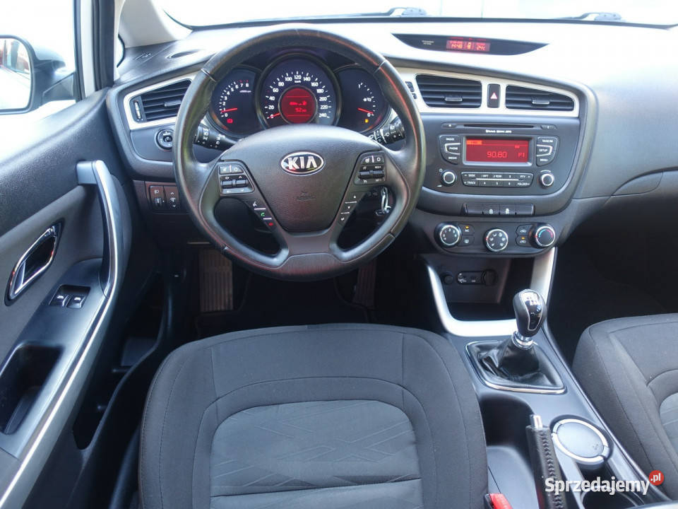 Kia Ceed 14i Klimatyzacja Alu Opłacony srebrny