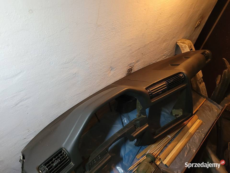 Deska rozdzielcza bmw e30 popękana Kalisz