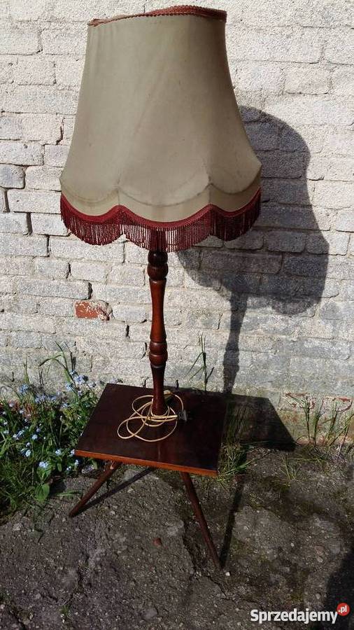 Lampa ze stolikiem z okresu PRL 077 Kościan
