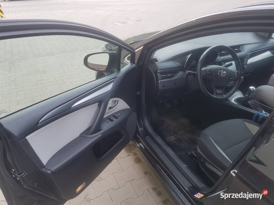 Toyota Avensis LIFT kombi 20 diesel Navi Kamera Legnica