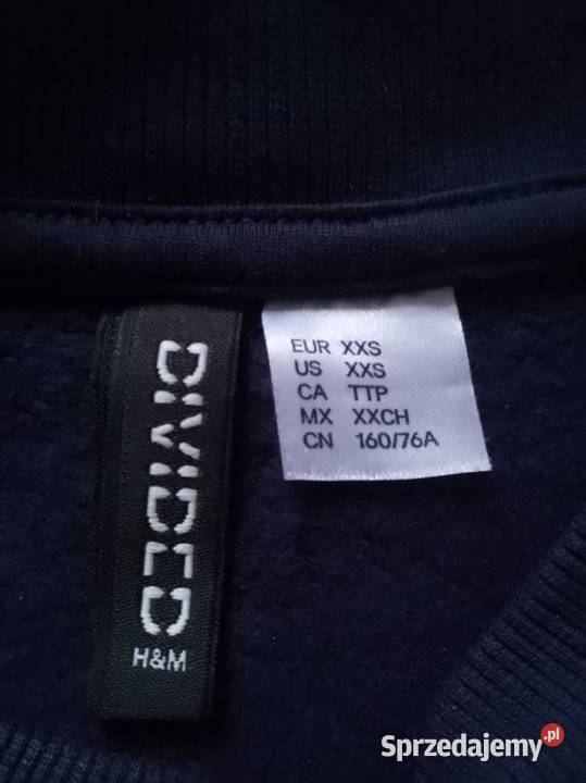 Ciemna granatowa bluza z nadrukiem w rozmiarze