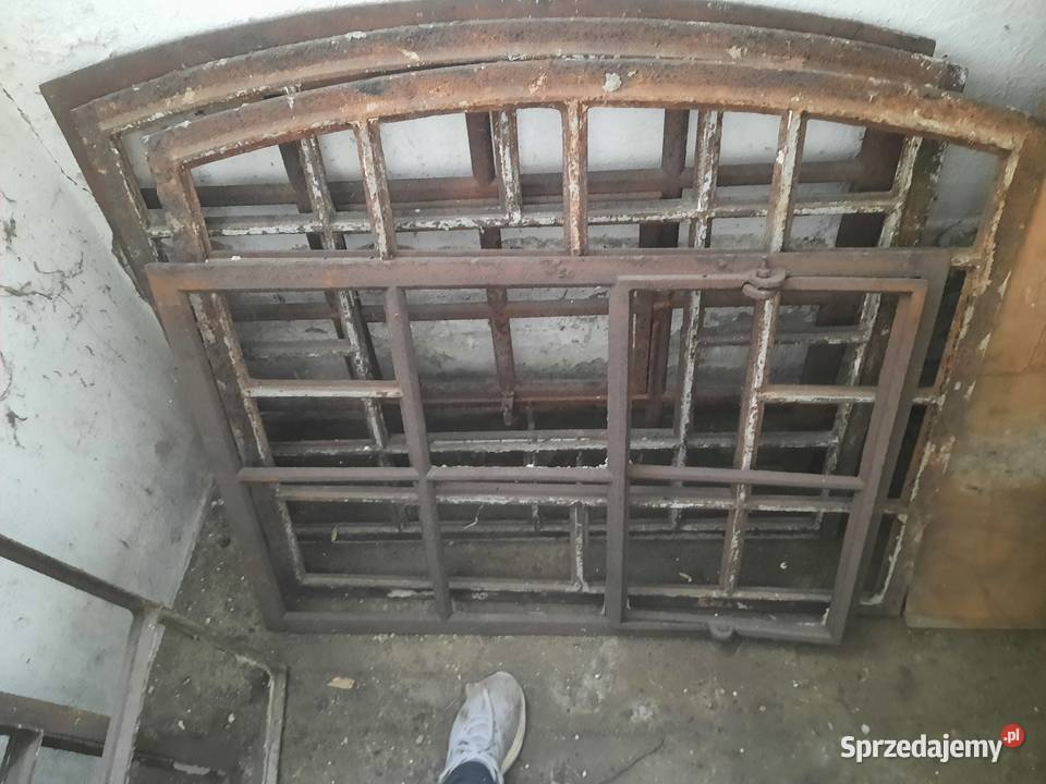 Okna zeliwne duze piekne Brusy