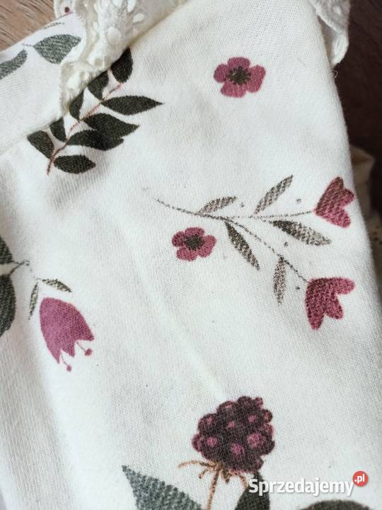 Bluza dziewczęca cienka w kwiatki z falbankami Bluzy Płock