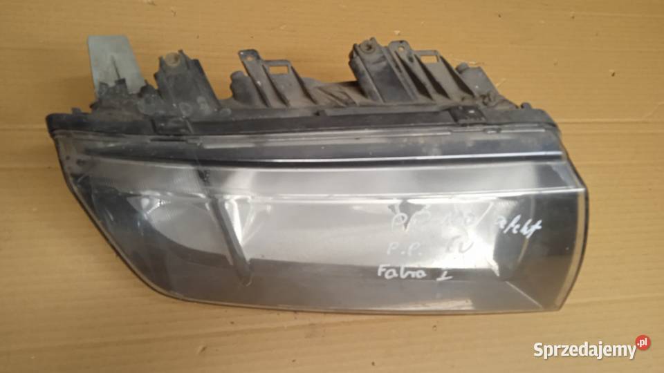 SKODA FABIA I LAMPA PRZÓD PRAWA DEFEKT EU Lampy przednie Zbierkowo sprzedam