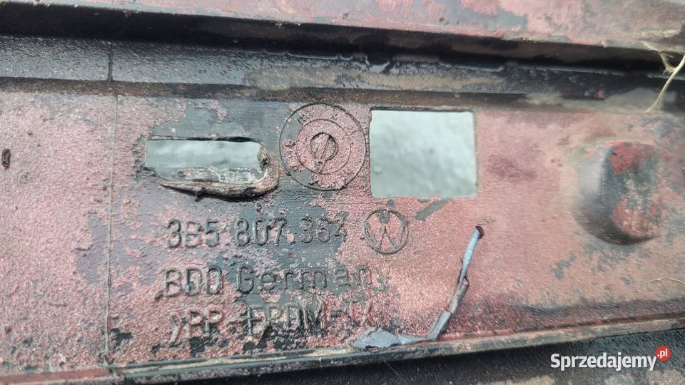 LEWY PRAWY ŚLIZG ZDERZAKA TYŁ VW PASSAT B5 SEDAN Ruda Śląska