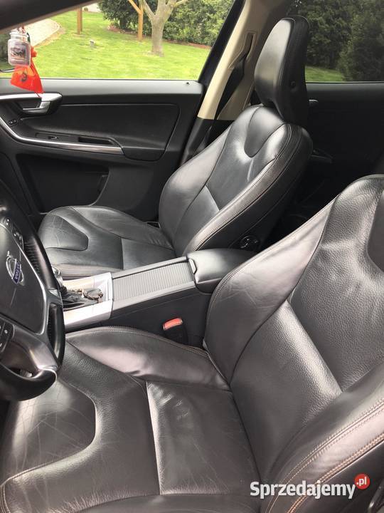 VOLVO XC60 T6 AWD BENZYNAGAZ nieuszkodzony Cyców