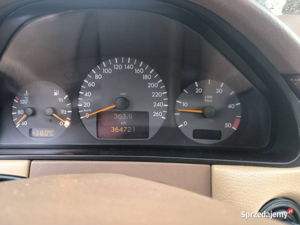 Mercedes W210 E320 32 CDI Avantgarde 1999 365721km pomorskie