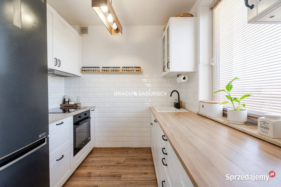 sprzedaży mieszkania 7346m2 4 pokoje Kraków blok sprzedam