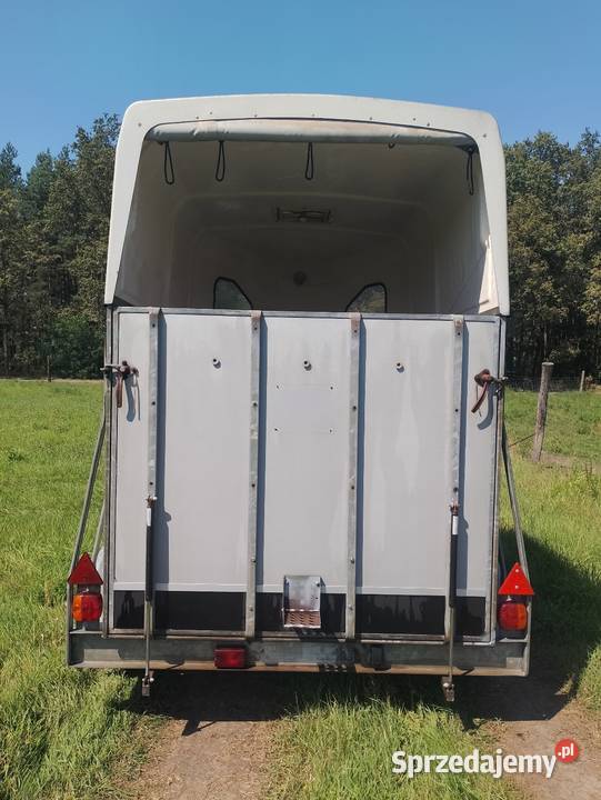 Przyczepa do przewozu dwóch koni Do przewozu koni Żerdzina