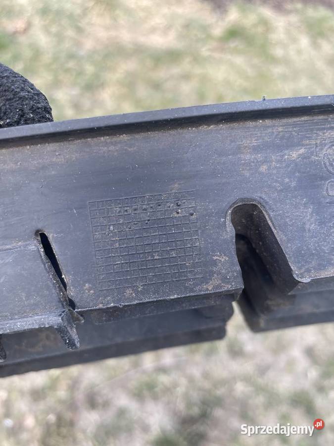 Zaślepka prawa zderzaka vw golf 4 osobowe Ostrołęka
