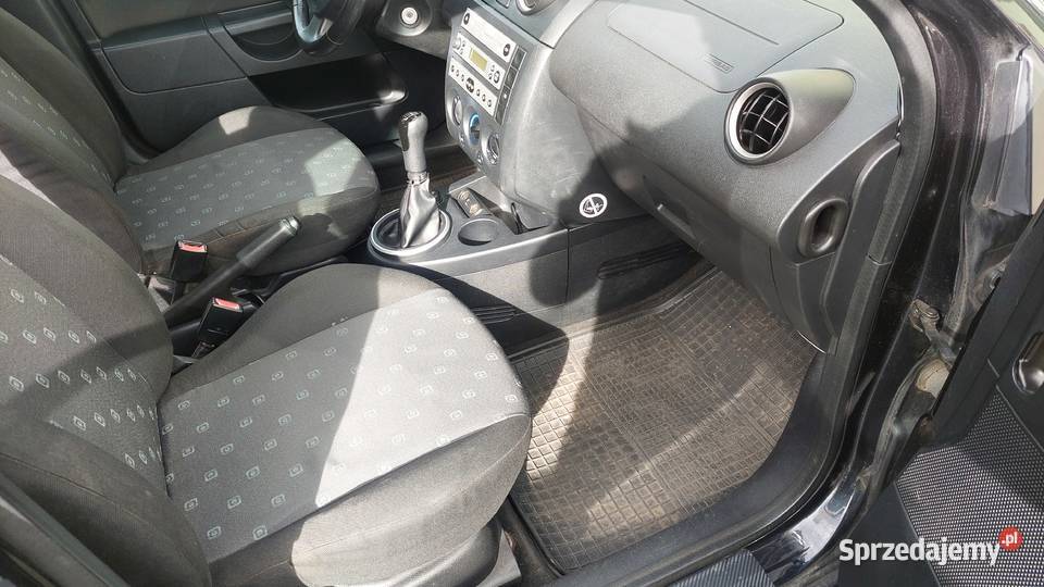 Ford fiesta mk6 13 benz
