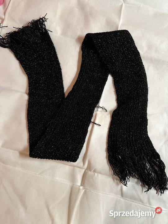 Szalik czarny że złotą nitka podkarpackie Rzeszów