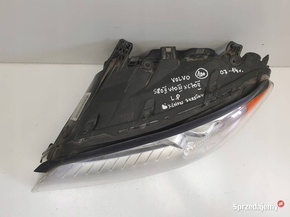 Volvo V70 III PRZEDNIA LAMPA LEWA XENON SKRĘTNY osobowe Janów sprzedam