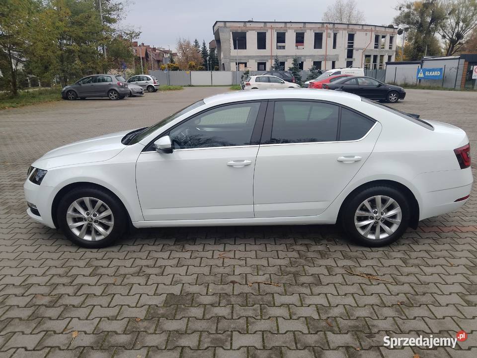 Stan idealny salon bezkolizyjny 77034km Octavia Toruń