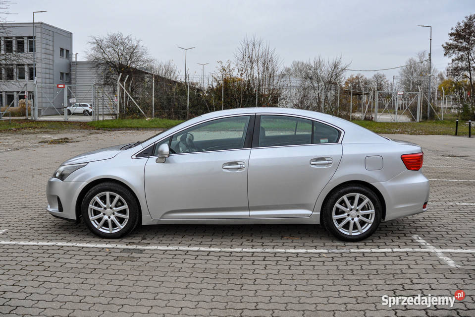 Toyota Avensis 18 147 2014 r Lift Salon Wrocław