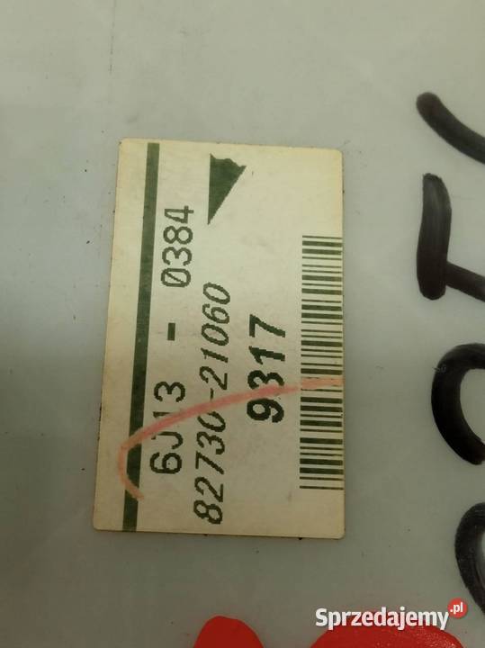 SKRZYNKA BEZPIECZNIKÓW 8273021060 Toyota Scion Rok produkcji 2007 Skrzynki bezpieczników