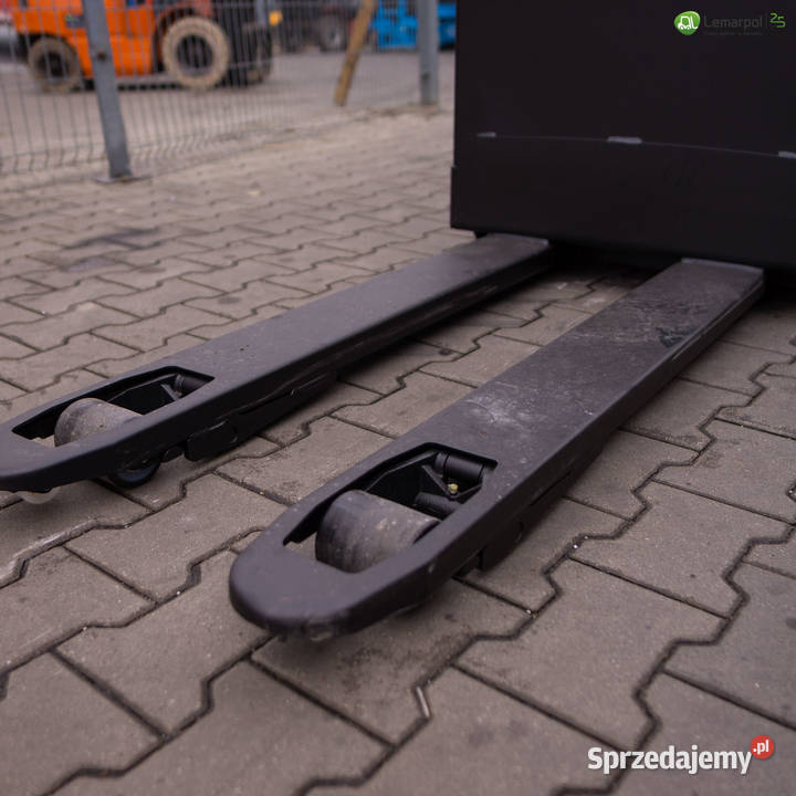 Wózek paletowy TOYOTA LWE 160 elektryczny