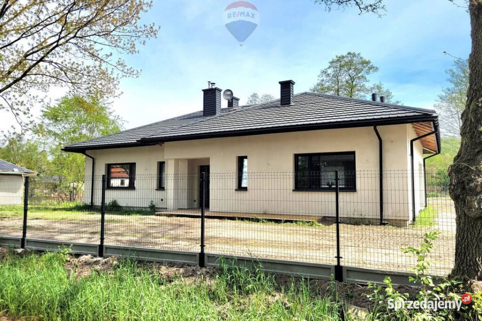 Nowoczesny wolnostojący dom 168m2 w Adamowiźnie 208m2 Adamowizna
