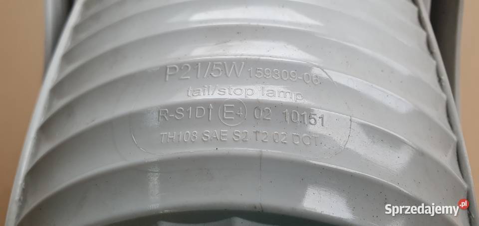 AUTOBUS LAMPA TYŁ HELLA CZERWONA ZWYKŁA Bieleń