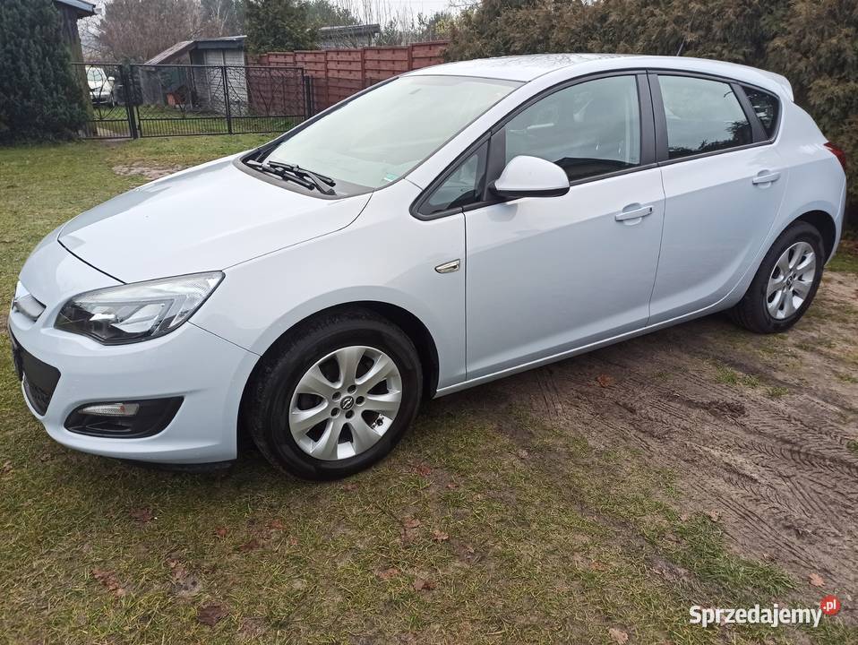 Opel Astra J 14 Oryginalny lakier Bogata wersja Bełchatów sprzedam