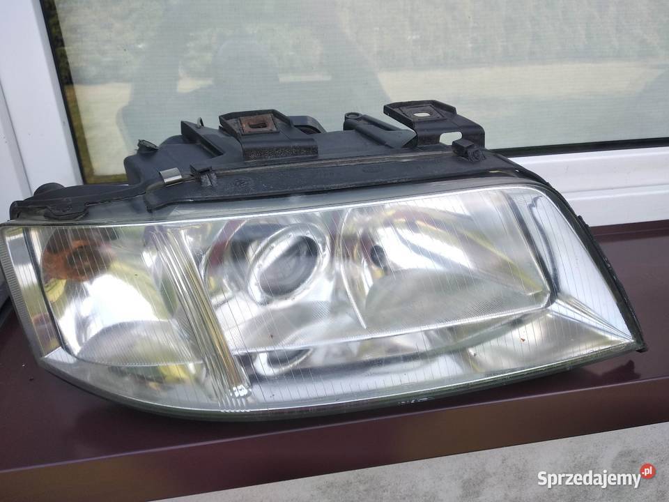 Audi A6 C5 lampy przednie reflektory prawy lewy Sieradz