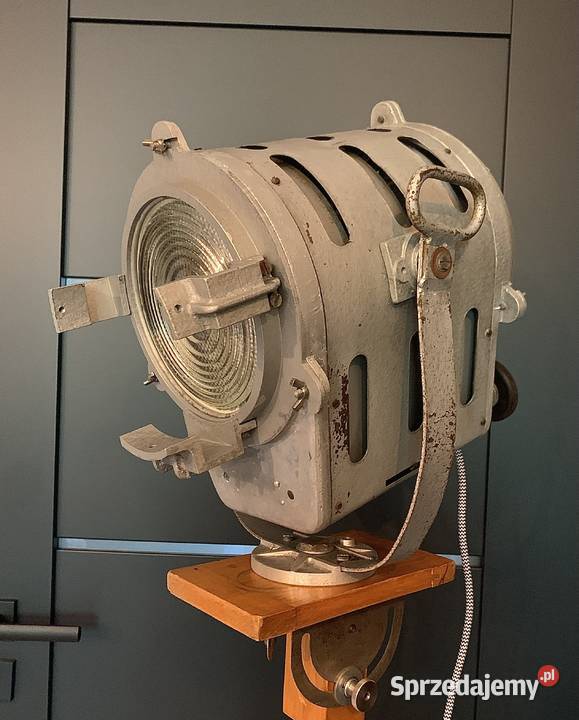Lampa teatralno filmowa PRL do salonu biura pubu Poznań