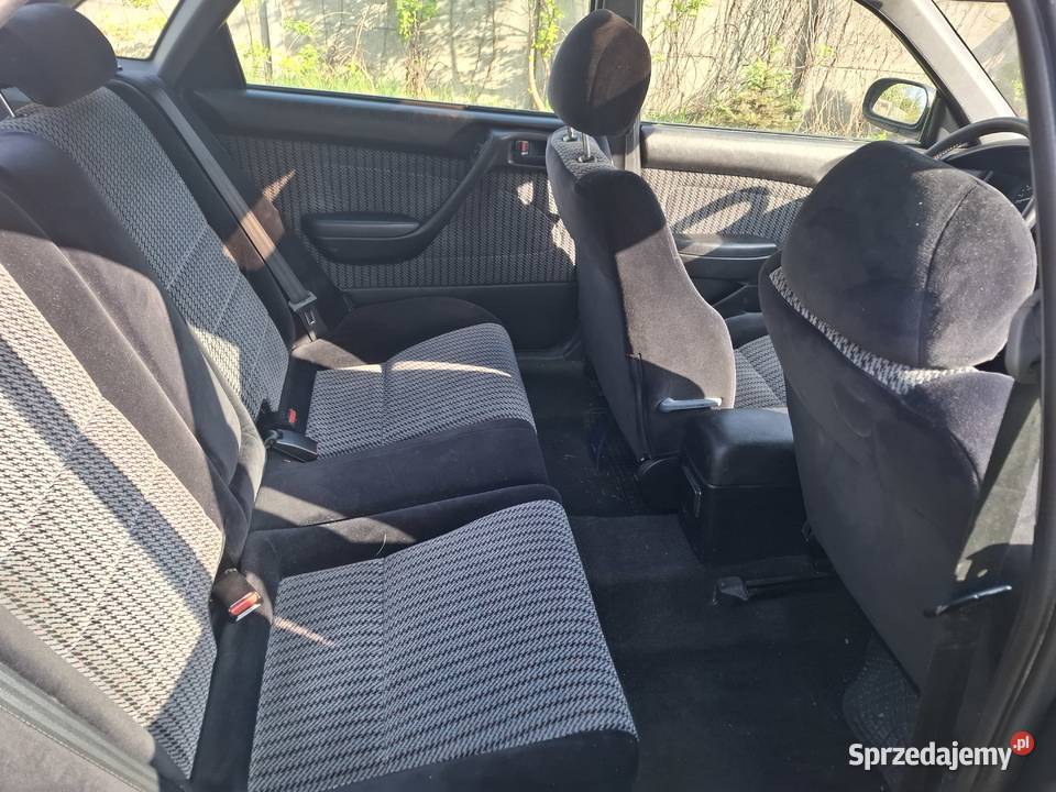 Toyota Carina uderzona z przodu Poznań sprzedam