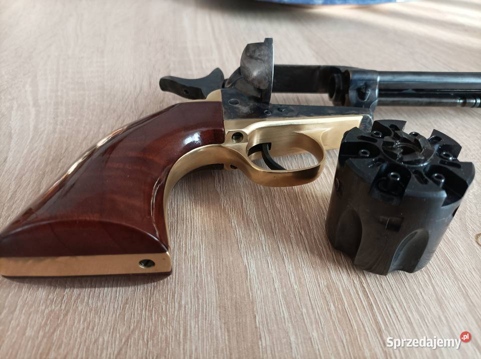 Colt Cattleman Uberti Kal 44 czarnoprochowy
