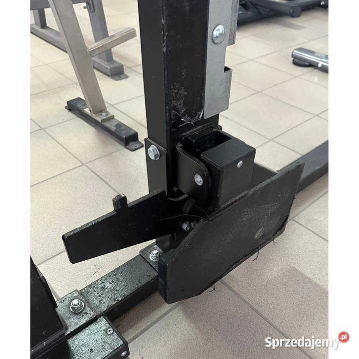 Klatka wielofunkcyjna Half Rack Technogym zachodniopomorskie Wałcz sprzedam
