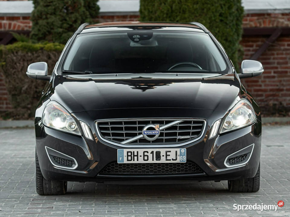 Volvo V60 RDesign 20d D4 163 5 cylindrowy Manual diesel