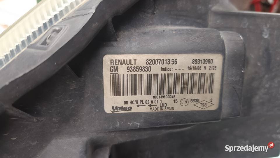 Dwie lampy przednie Opel Vivaro Trafic Rok produkcji 2010 Lampy przednie Duczki