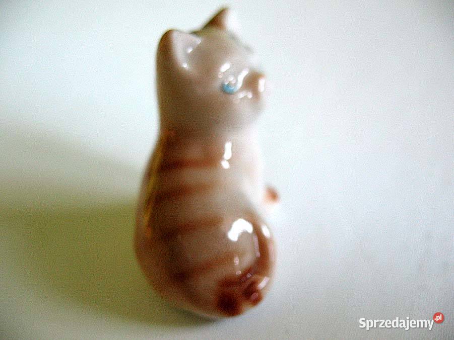 Kot uroczy mały kotek porcelana Figurka 35 x 35 beżowy Siedlce