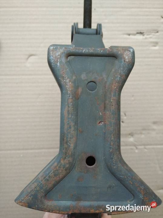 Lewarek klucz 19 Chojnów