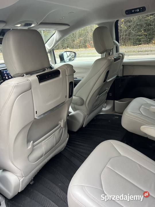 Chrysler Pacifica 2018 ładny automat monitory w świętokrzyskie Majków