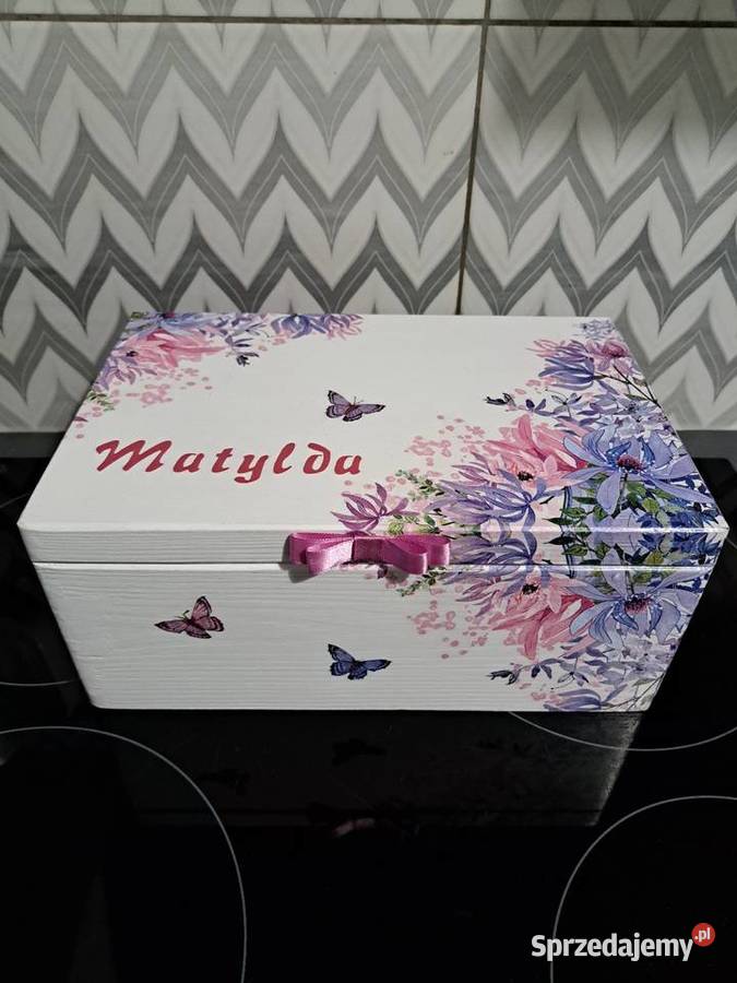 Kuferek kwiatowy z imieniem decoupage urodziny Kędzierzyn-Koźle