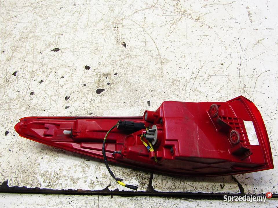 LAMPA TYLNA PRAWY TYŁ KIA SPORTAGE IV 92402F10 osobowe