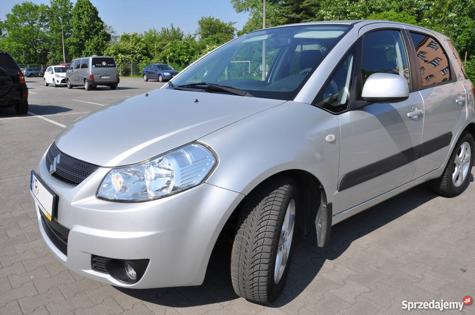 SUZUKI SX4 2WD 16 107 benzyna 1 wł salon Rok produkcji 2009