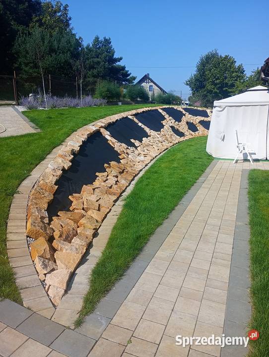 Płaski kamień do ogrodu ogrodowy na skarpy Wielgomłyny