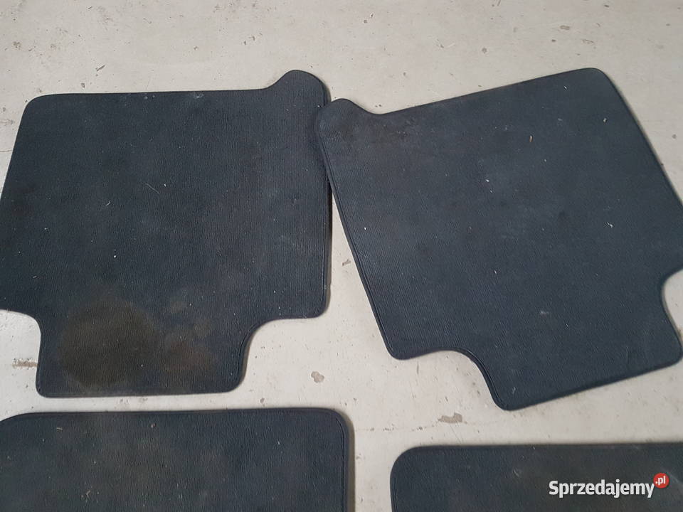 BMW 2 F45 F46 WYCIERACZKI DYWANIKI WEWNETRZNE Rok produkcji 2019 Turek