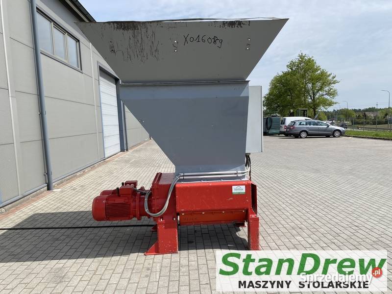 Rębak zasypowy REINBOLD RMZ 700S 2x 185kW Mojusz