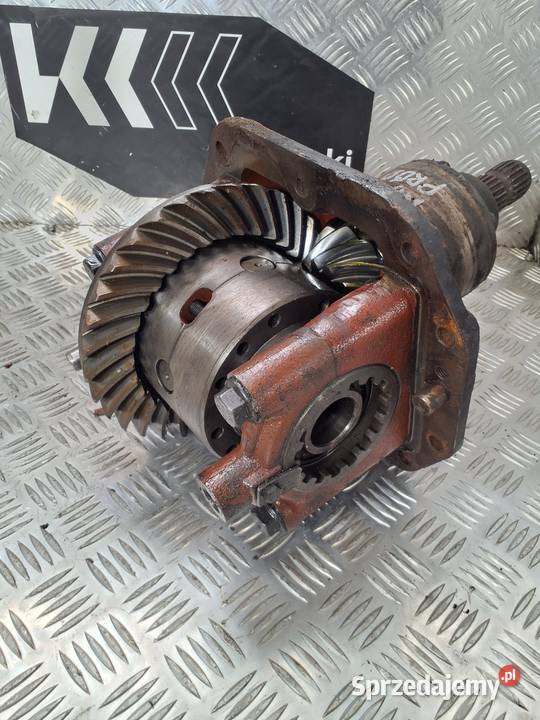 Dyferencjal przedni z obudowa Holland LB115 B115