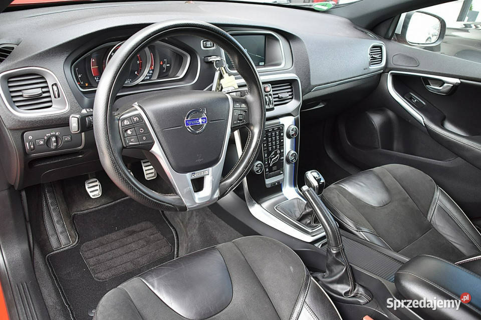 Volvo V40 20D2 120 RDesign Xenon Alcantara Led podgrzewane fotele mazowieckie Nowe Kucice