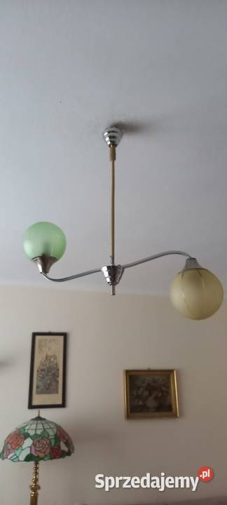 Dwuramienny żyrandol z kloszami w stylu Art Deco łódzkie Skierniewice
