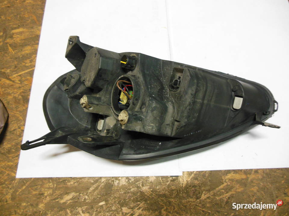 REFLEKTOR PRAWY FIAT GRANDE PUNTO 086611164R Kozy