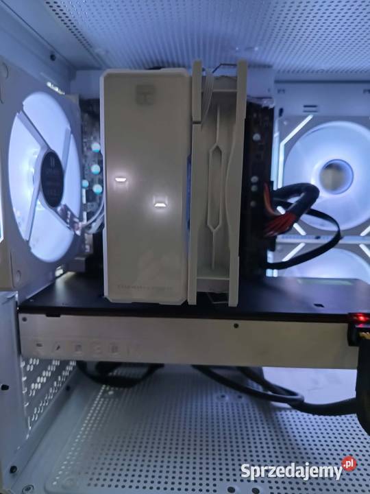 Gamingowy PC Vega 64 Ryzen 5 2600X 16GB RAM WIN Markuszowa