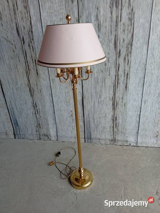 Stylowa lampa podłogowa z polerowaną mosiężną Byczyna
