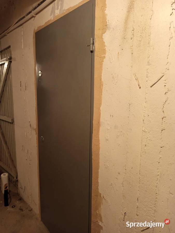 Drzwi do piwnicy stalowe solidne Lubin